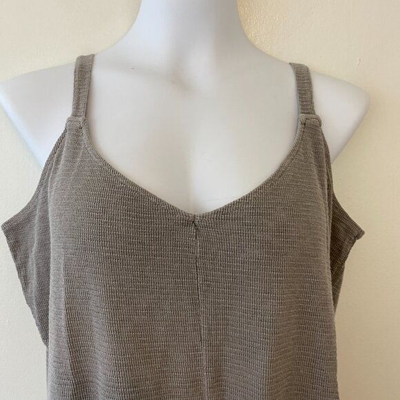 BKE Buckle Double V-Neck Tank Top Womens Medium Grey Tie Front - Picture 2 of 6